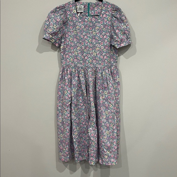 Laura Ashley Dresses & Skirts - Vintage Laura Ashley Baby Doll Midi Dress